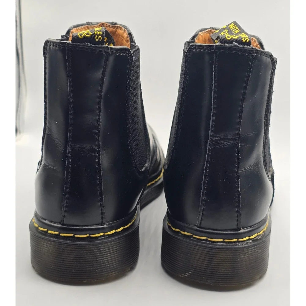 Dr. Martens classic doc